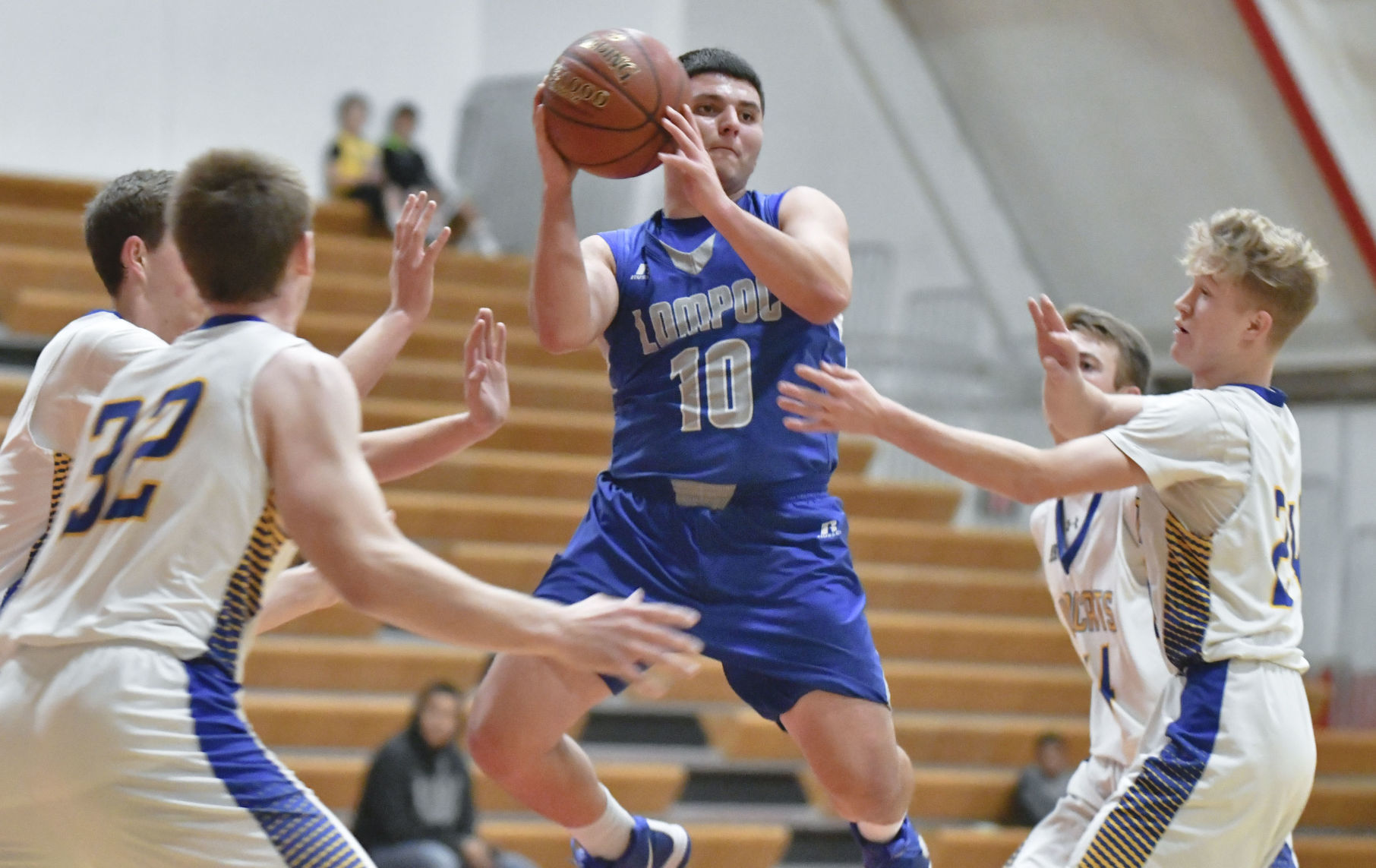 122718 Taft Lompoc b basketball 04.jpg
